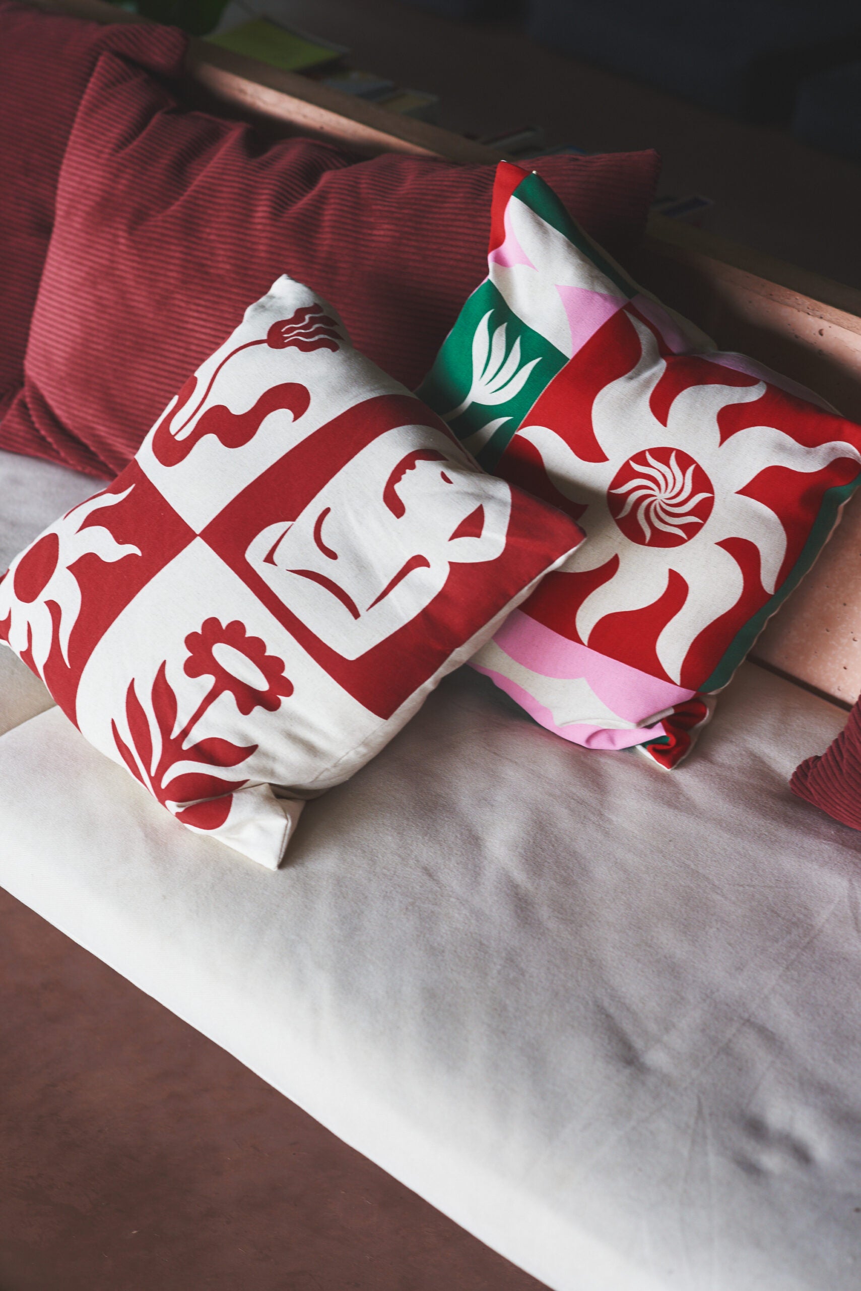 637D18F6-7291-435B-8721-781B5644E8E7